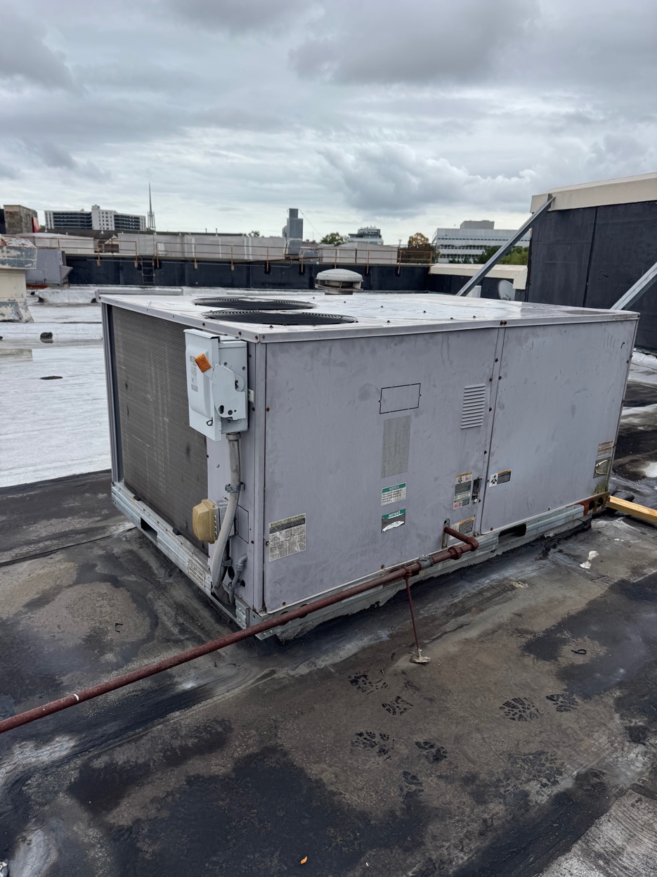 11-unit rooftop AC installation by Airmax Heating & A/C
